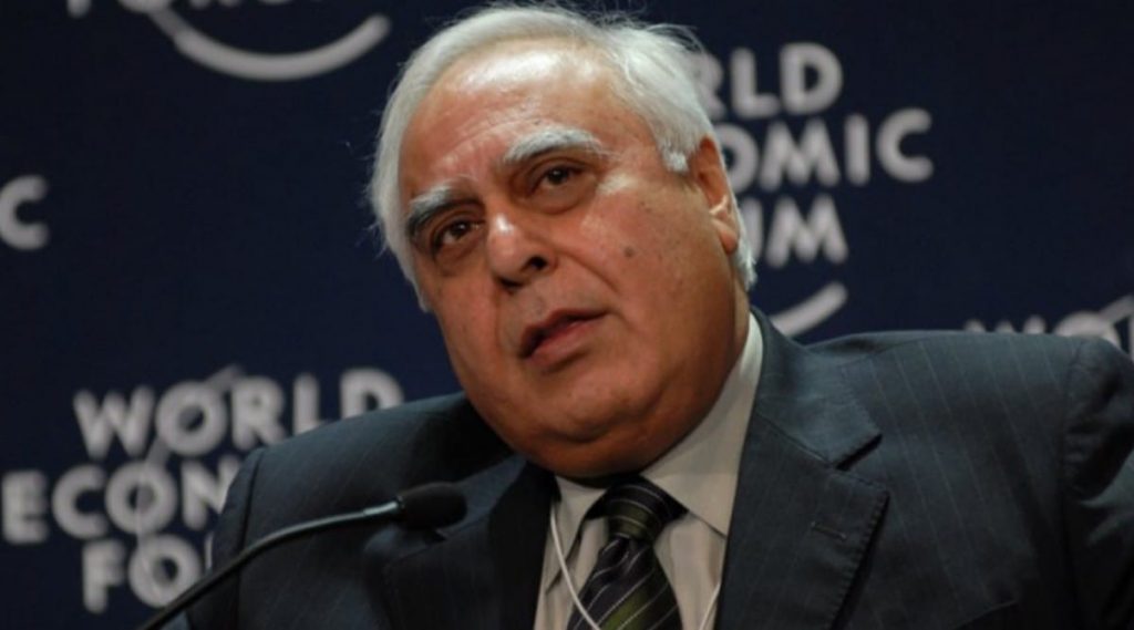 Congress got a big blow, party's big leader Kapil Sibal left Congress, will join this party