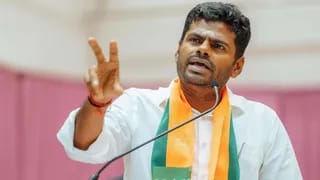 भाजपा के राष्ट्रीय अध्यक्ष नितिन नवीन को अपना इस्तीफा सौंपते पूर्व आईपीएस और नेता के. अन्नामलाई