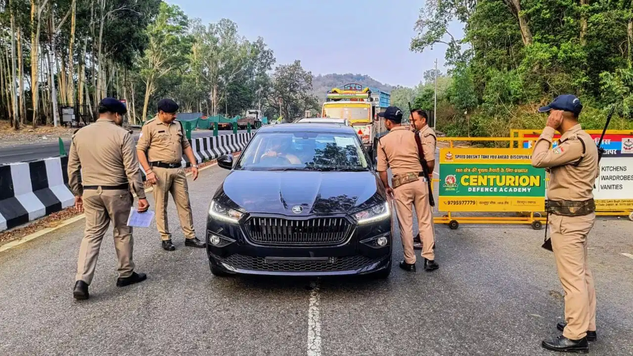 Dehradun Paonta Sahib Border reopened after talks between Uttarakhand administration and Nihang Sikh representatives, restoring normal traffic movement.