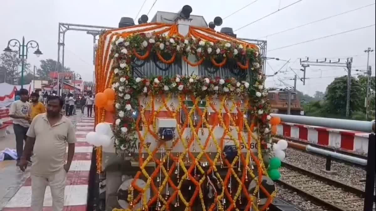 Railway Minister Ashwini Vaishnaw virtually inaugurating the Ramnagar Dehradun Express train as Uttarakhand CM Pushkar Singh Dhami joins the launch event.