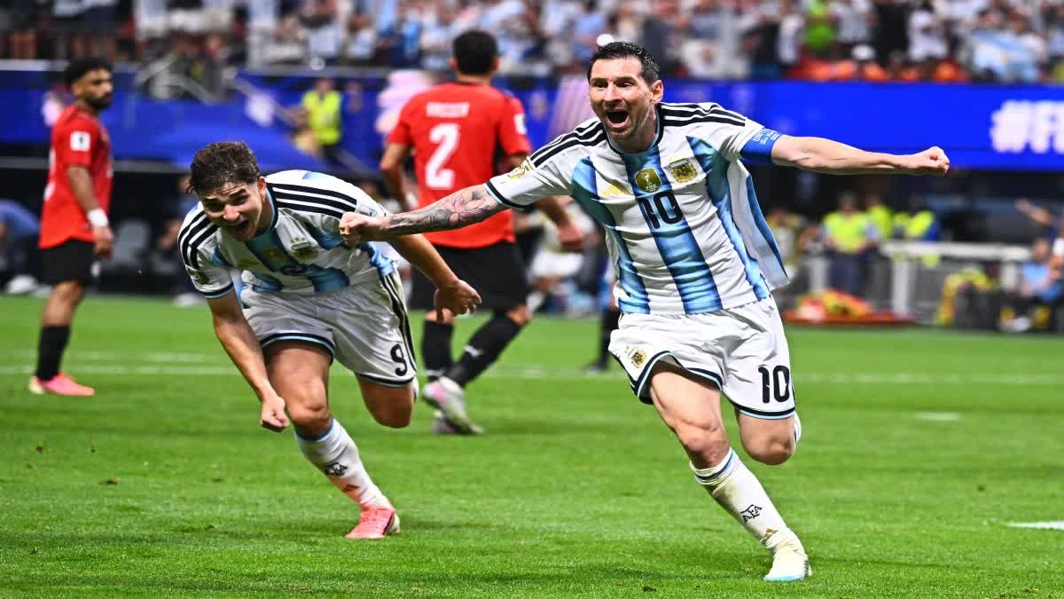 Lionel Messi celebrates during the Argentina vs Egypt FIFA World Cup 2026 Round of 16 match after Argentina's dramatic 3-2 comeback victory.