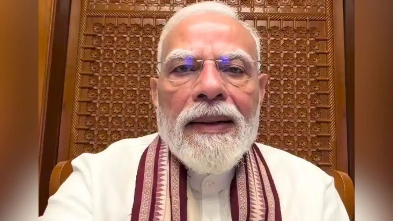 PM Modi's Action on Paper Leaks: Reassurance to students, announcement of strict action against the guilty, and a major government move regarding fast-track courts.