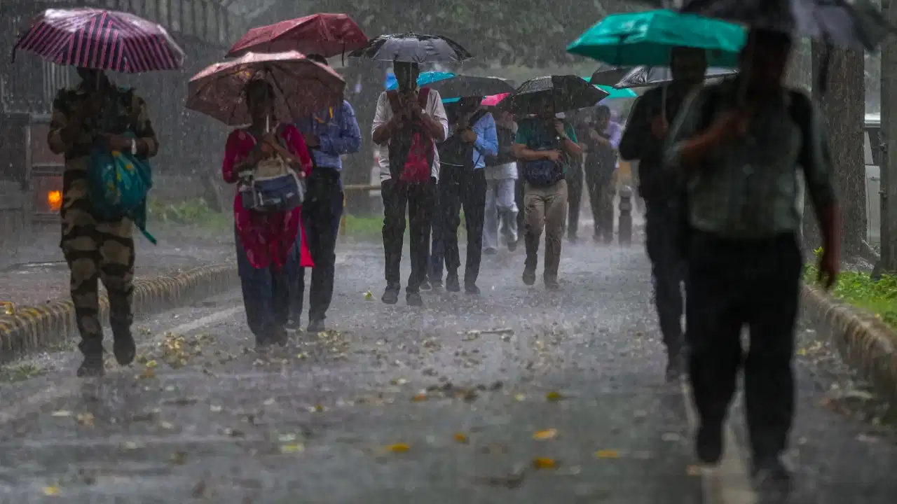 India Weather Update: Rain continues in Delhi-NCR; alerts issued for regions ranging from Bihar and Bengal to Assam; 'Yellow Alert' also for Uttarakhand and Himachal.