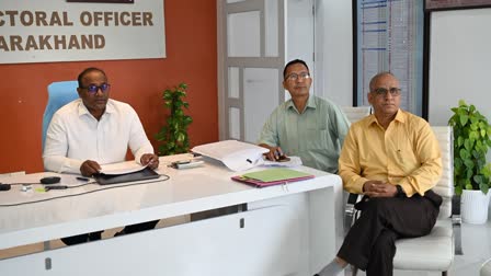 Land Fraud Uttarakhand meeting reviewing land fraud cases in Garhwal