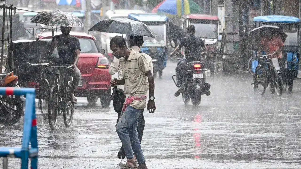 Uttarakhand Weather Alert with Heavy Rain and Snowfall in Himalayan Regions