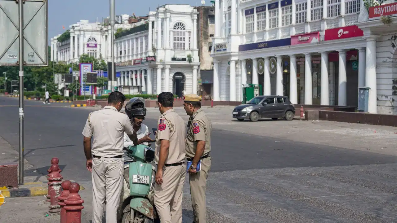 CJP Protest Business Loss as Connaught Place market in Delhi shuts amid security concerns during the October 10 protest.